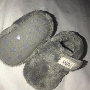 Baby uggs size 1.5 Neww only wore once !!